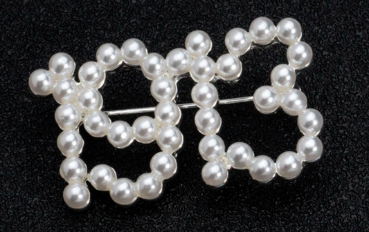 1913 Pearl Pin